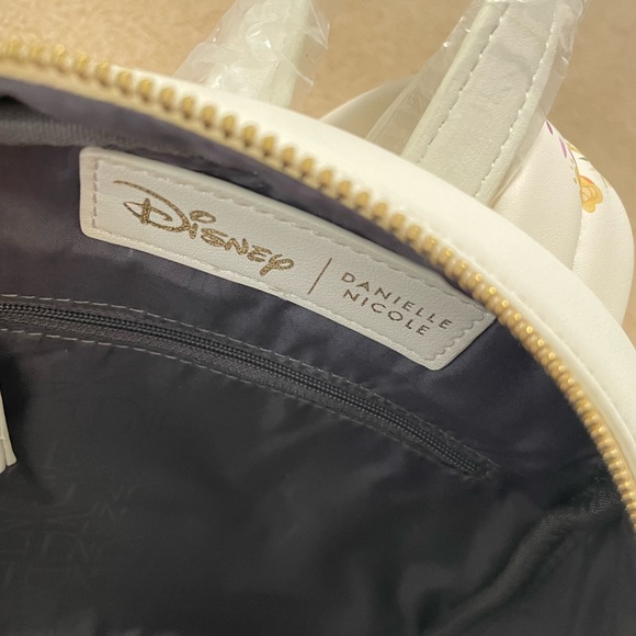 DANIELLE NICOLE RAPUNZEL BACKPACK - Picture 4 of 8